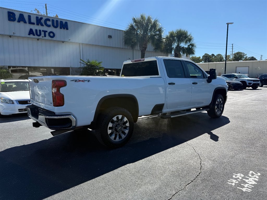 Used 2022 Chevrolet Silverado 2500 Custom w/ Custom Value Package image 2