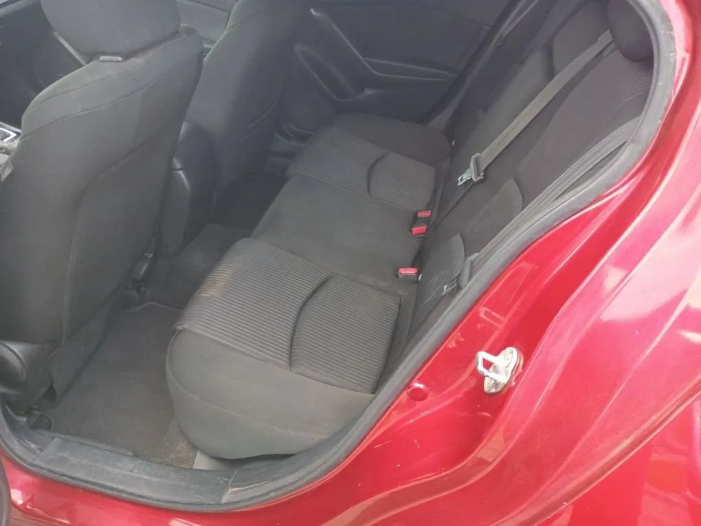 Used 2015 MAZDA MAZDA3 i Touring w/ Technology Package FWD image 17