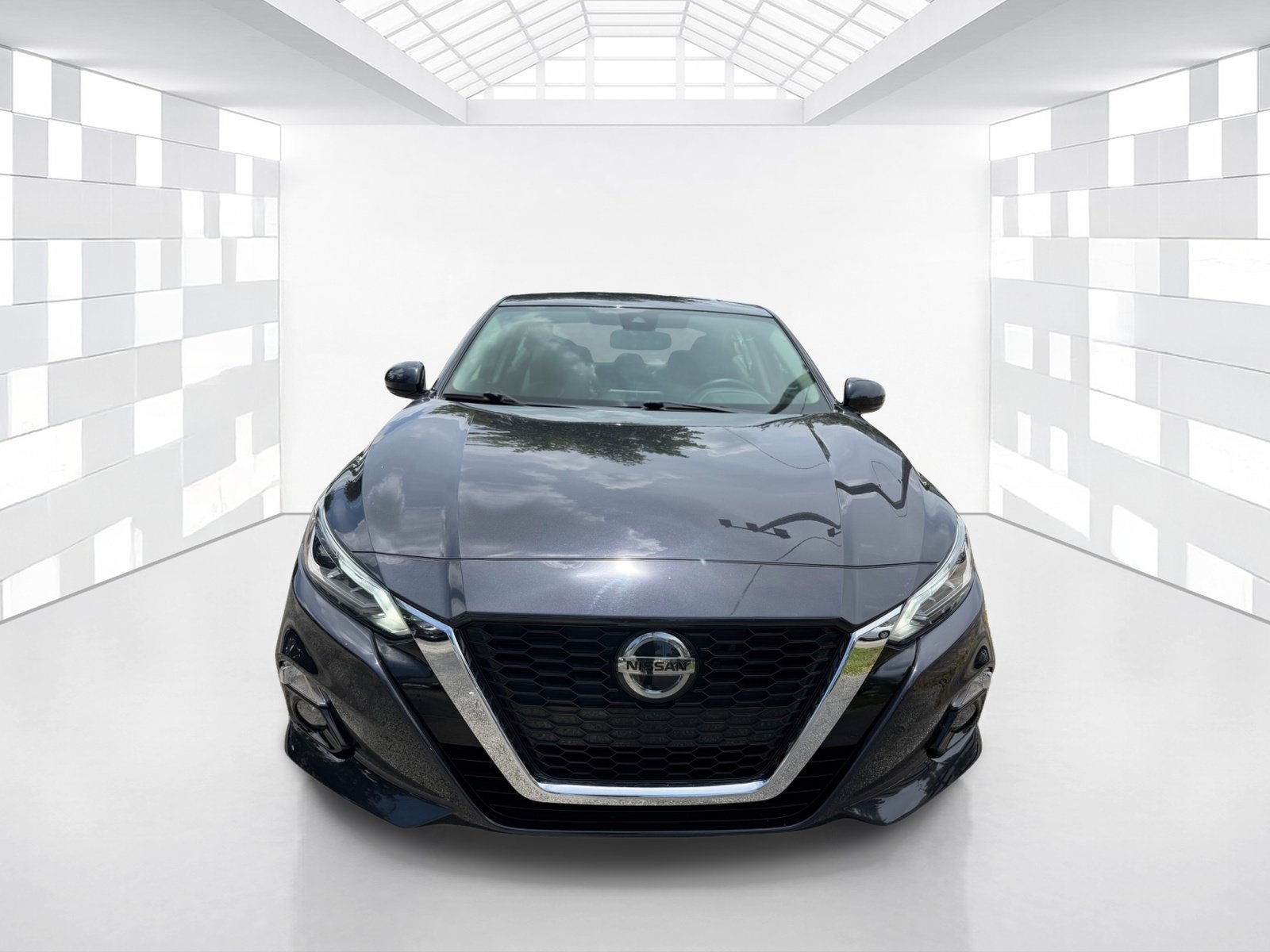 Used 2019 Nissan Altima 2.5 SV FWD image 2