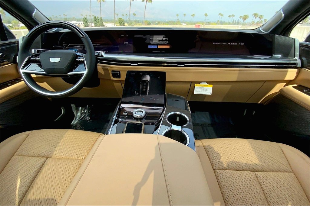 New 2025 Cadillac Escalade IQ Sport 2 w/ LPO, ONYX Package image 7