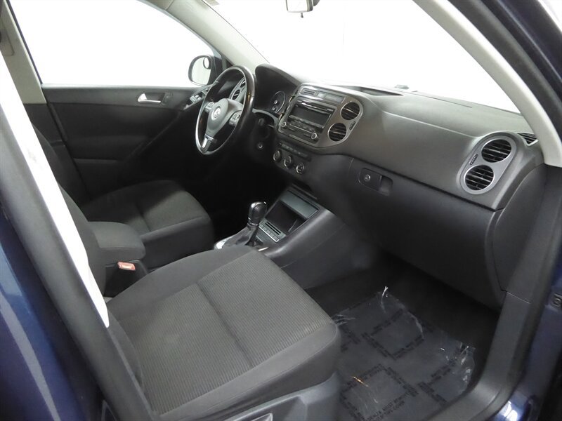Used 2013 Volkswagen Tiguan S FWD image 19