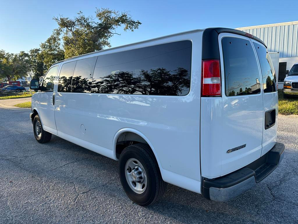 Used 2025 Chevrolet Express 3500 LT w/ LT Preferred Equipment Group image 4