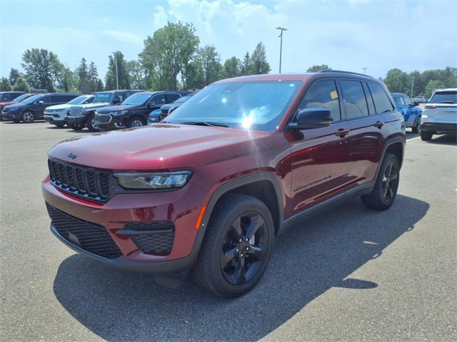 Used 2023 Jeep Grand Cherokee Altitude
