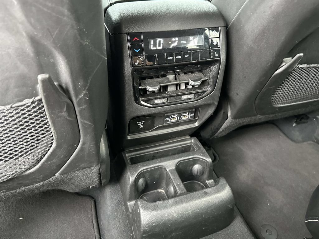 Used 2023 Jeep Grand Cherokee L Limited AWD/4WD image 13