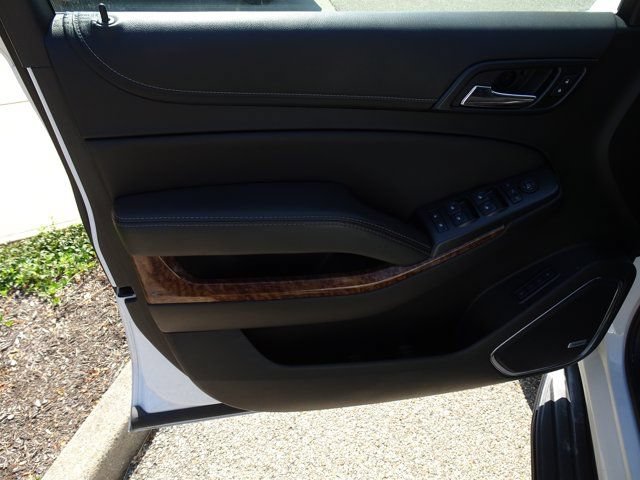 Used 2019 Chevrolet Suburban Premier AWD/4WD image 14