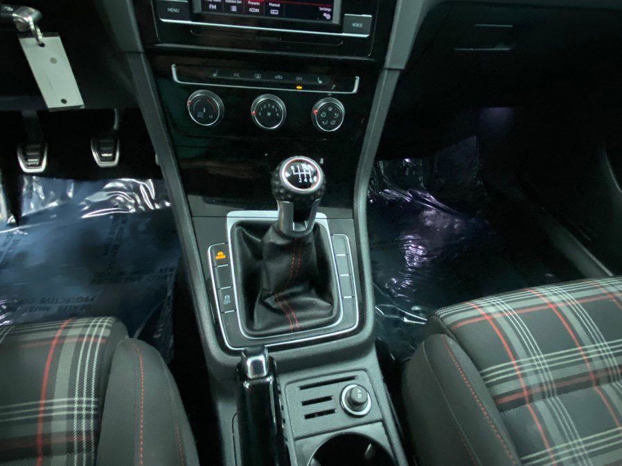 Used 2020 Volkswagen GTI S image 28