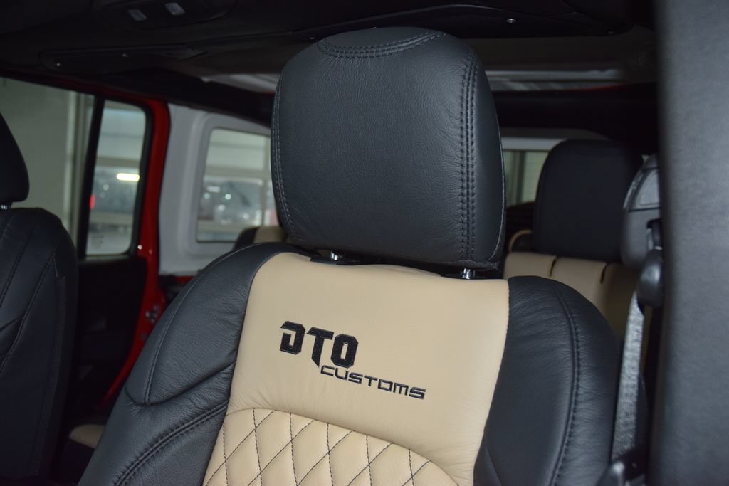 Used 2024 Jeep Wrangler Unlimited Sport AWD/4WD image 32