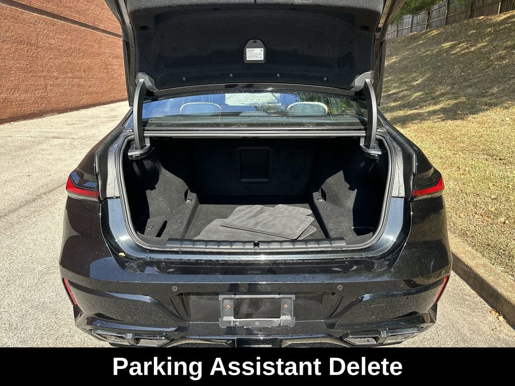 Used 2024 BMW 760i xDrive w/ Executive Package image 32