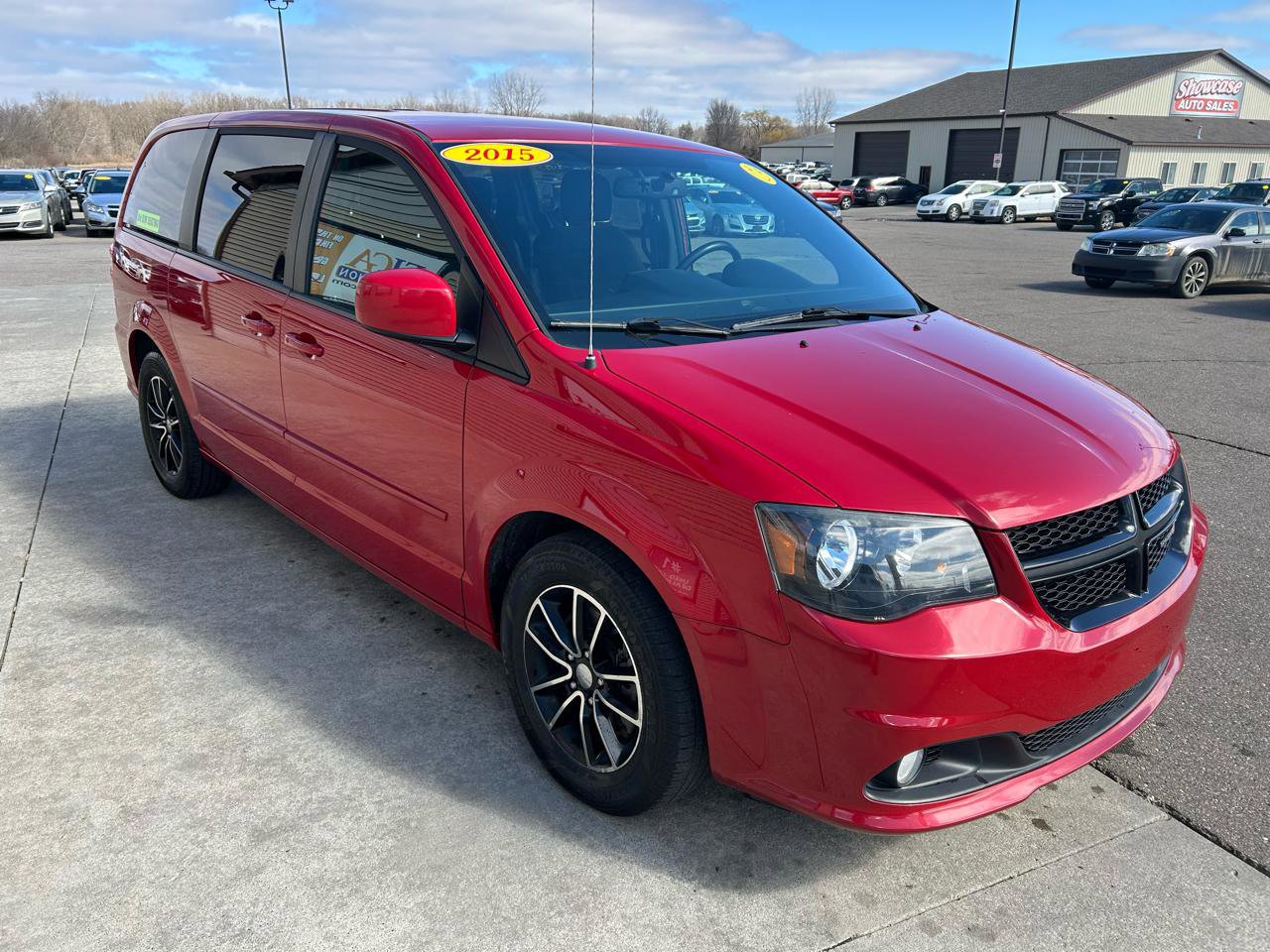 Used 2015 Dodge Grand Caravan SXT w/ Blacktop Package image 3