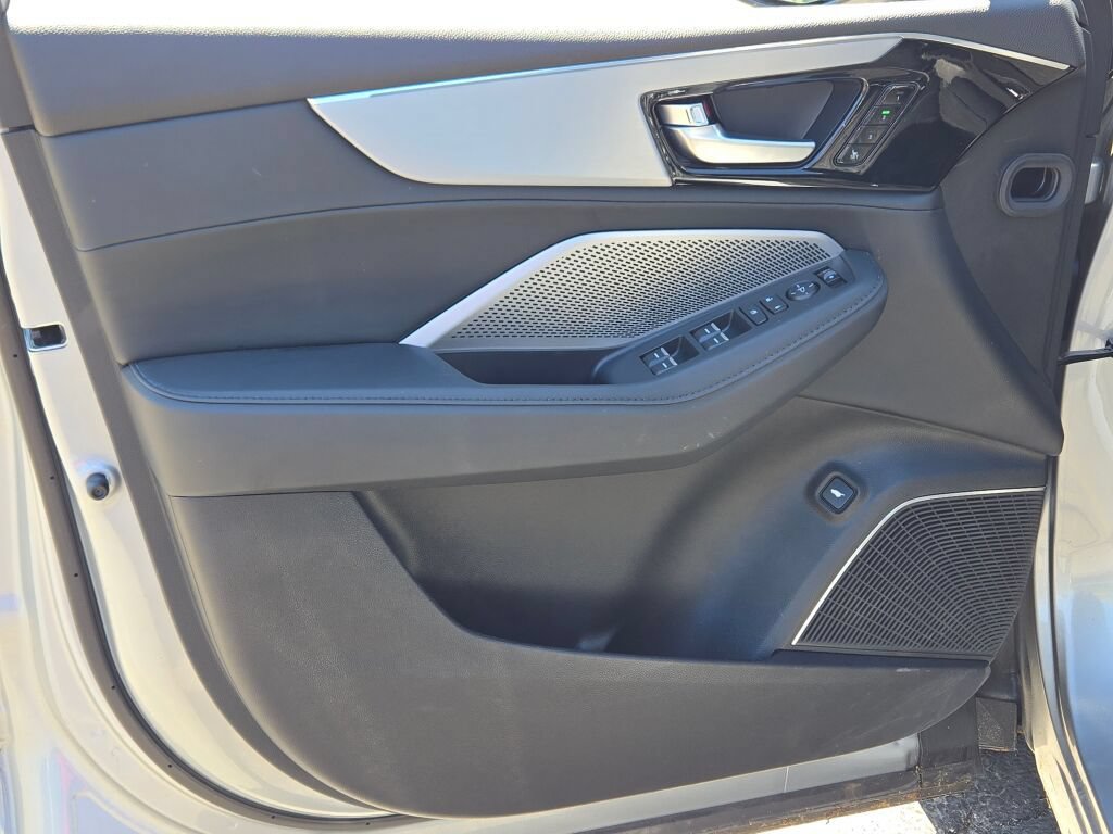 Used 2026 Acura MDX SH-AWD image 32