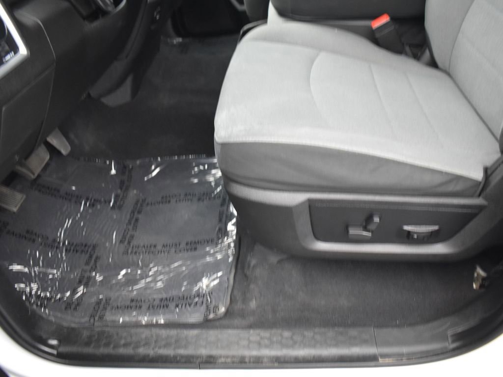 Used 2022 RAM 1500 Classic SLT image 29