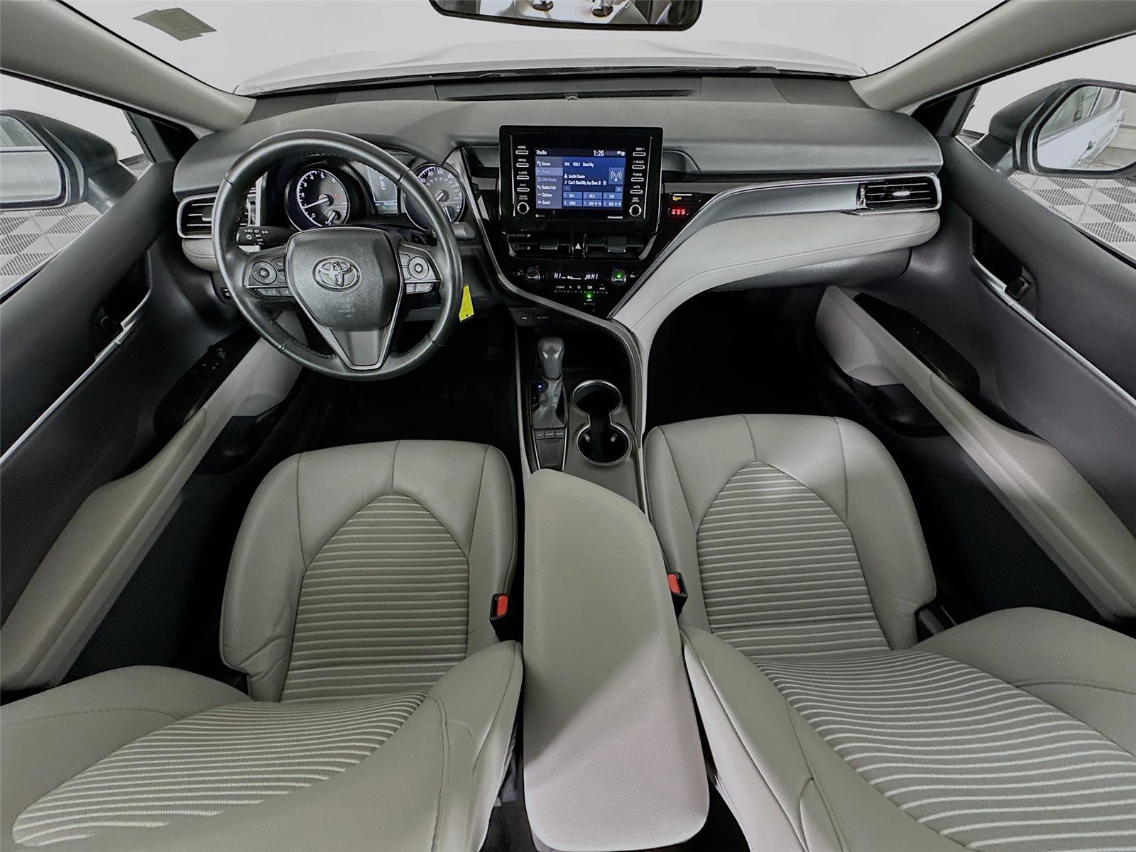 Used 2024 Toyota Camry SE image 30