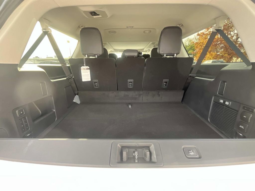 New 2025 Lincoln Navigator L Reserve image 16