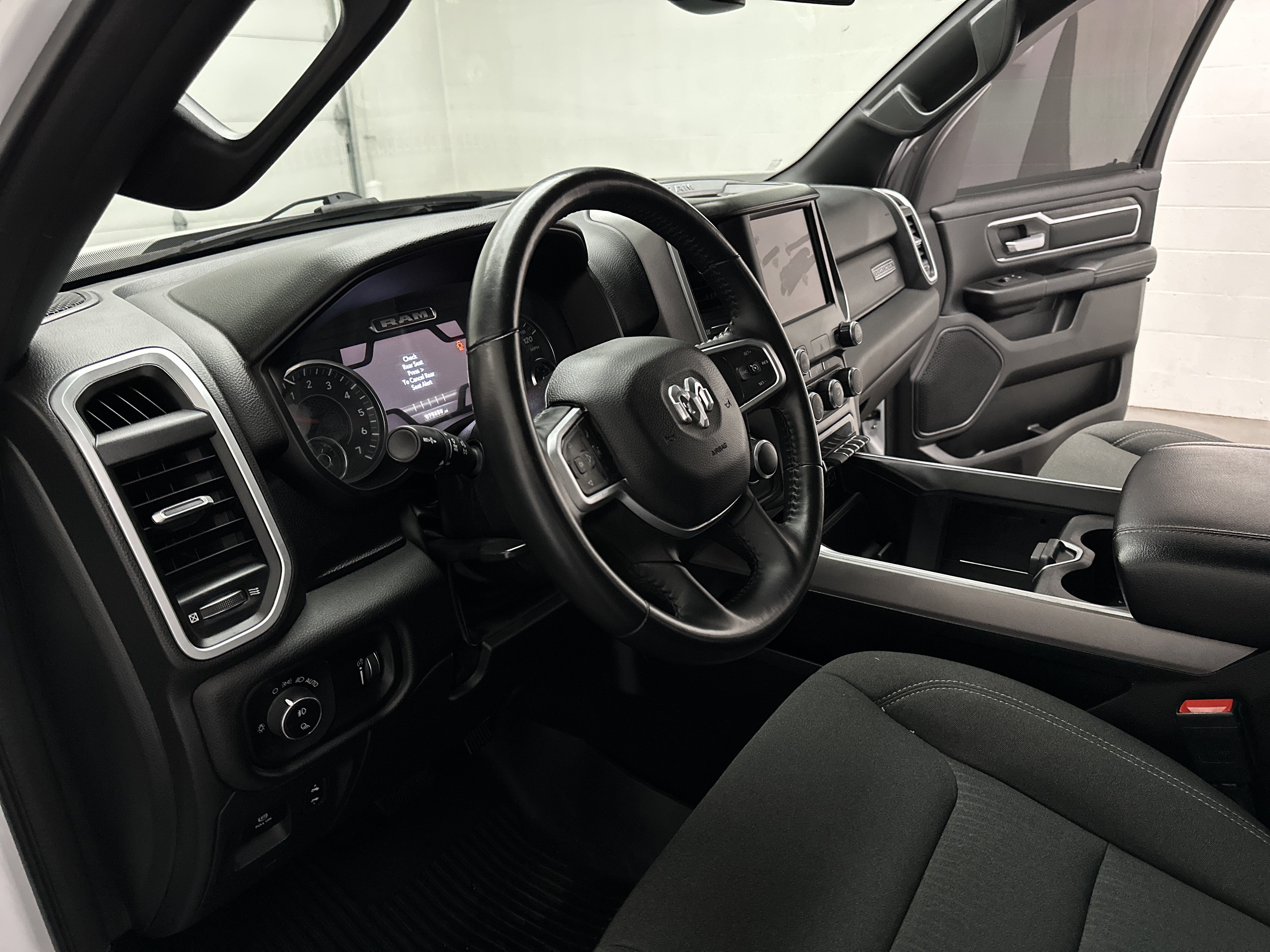 Used 2023 RAM 1500 Big Horn AWD/4WD image 17