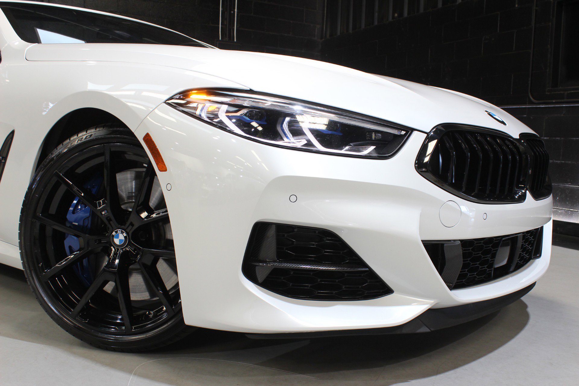 Used 2022 BMW M850i xDrive Convertible w/ M Carbon Exterior Package AWD/4WD image 9