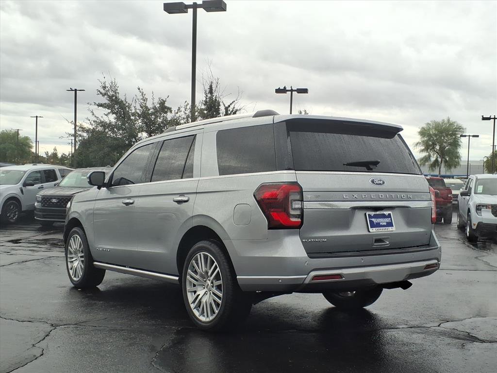 Used 2024 Ford Expedition Platinum image 4