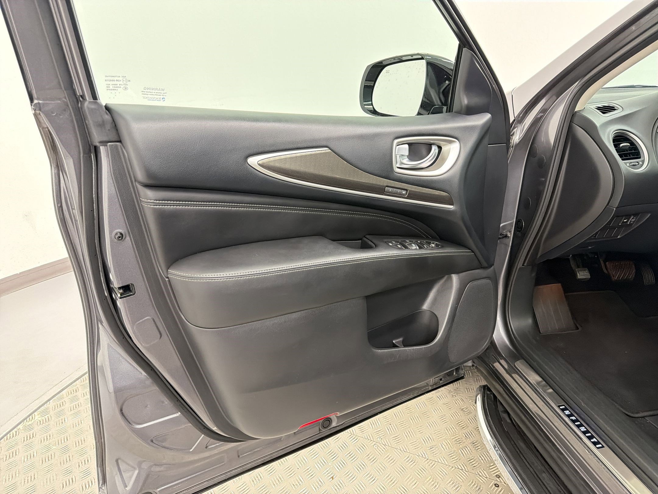 Used 2017 INFINITI QX60 FWD w/ Premium Plus Package image 24