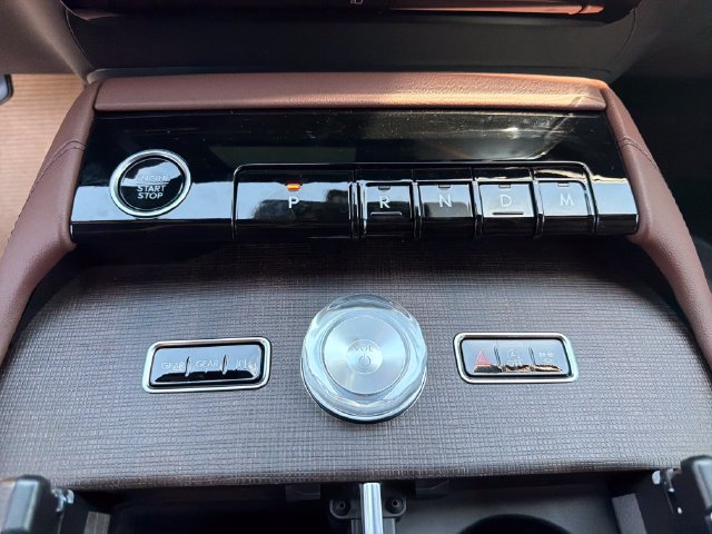 New 2026 Lincoln Navigator Reserve AWD/4WD image 32