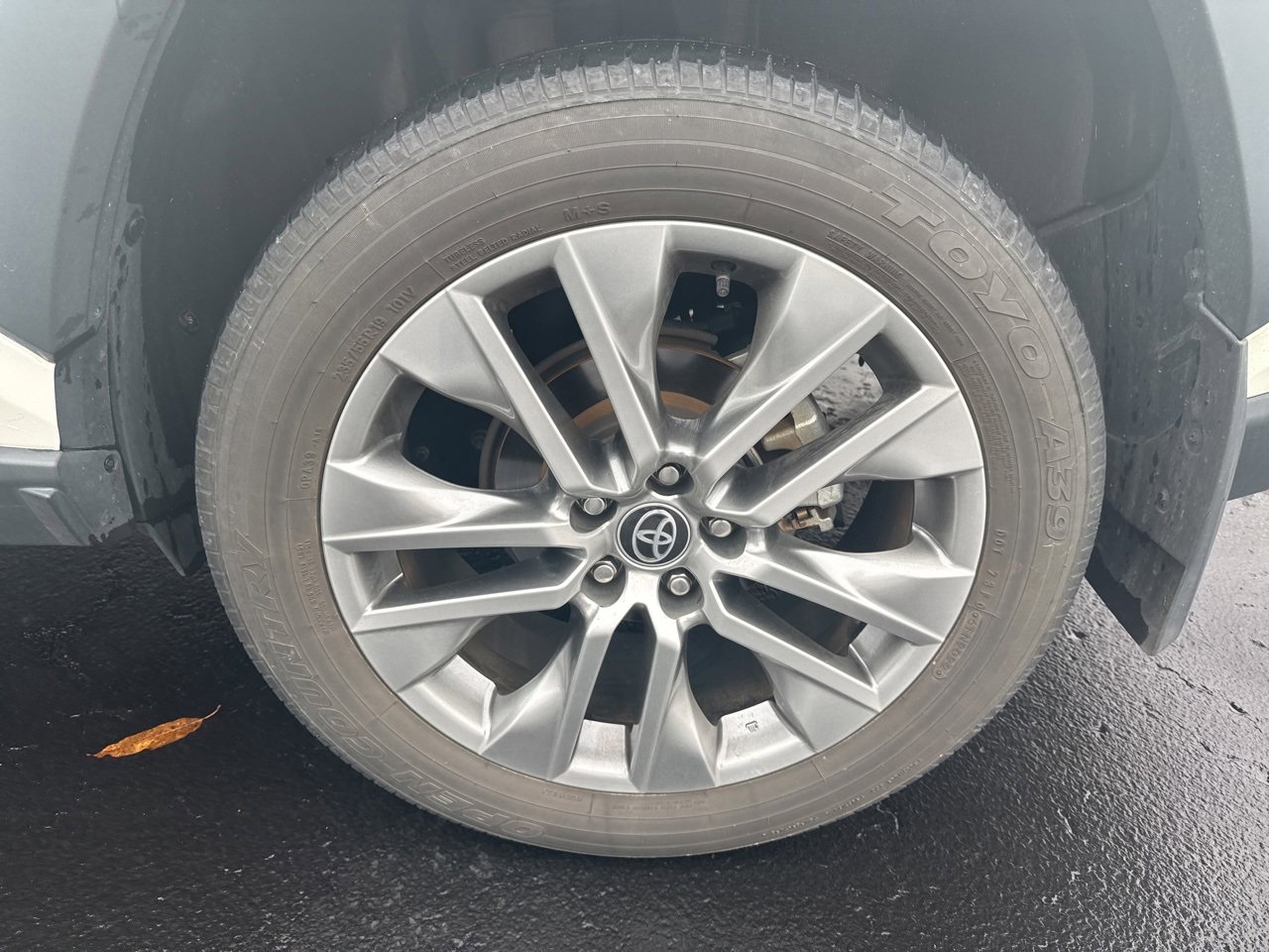 Used 2022 Toyota RAV4 Limited image 11