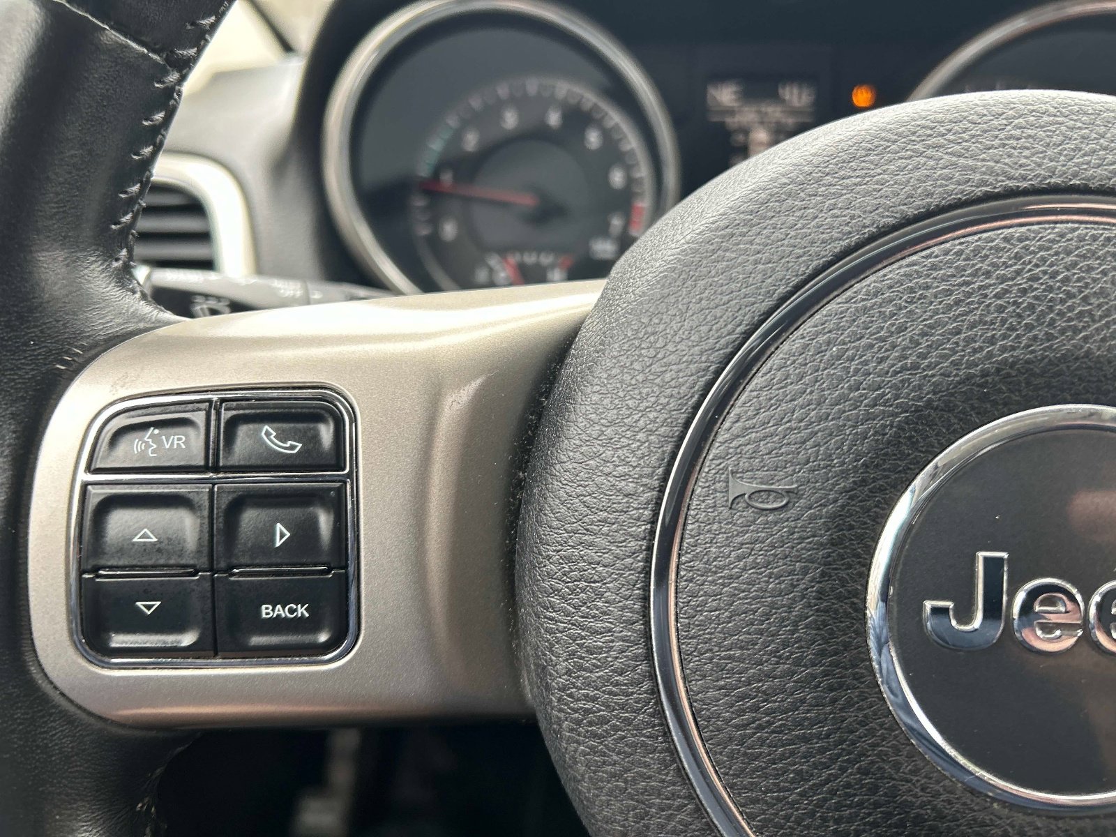 Used 2013 Jeep Grand Cherokee Laredo image 24