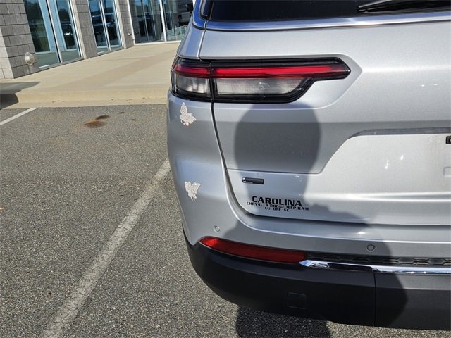 Used 2021 Jeep Grand Cherokee L Laredo w/ Luxury Tech Group I image 12