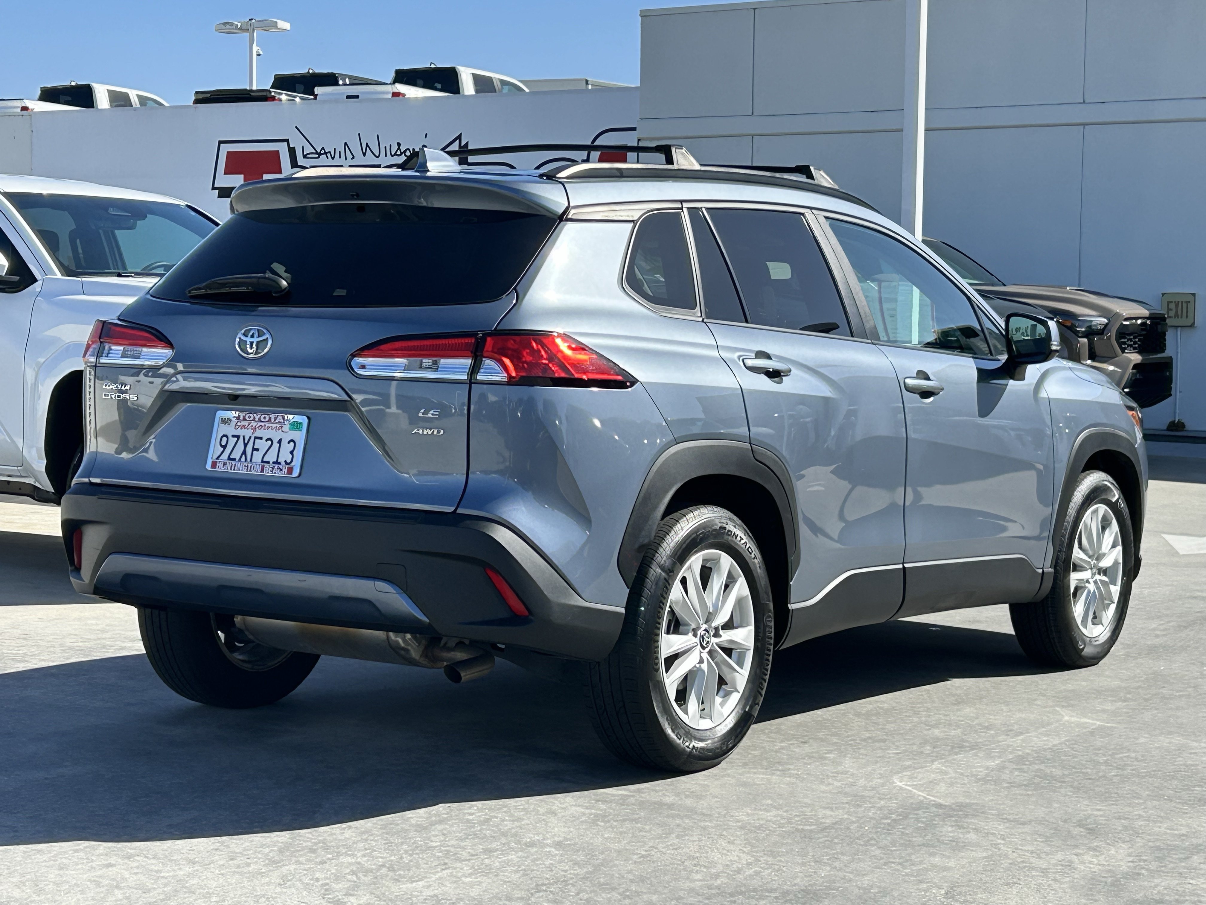 Certified 2022 Toyota Corolla Cross LE w/ Moonroof Package AWD/4WD image 3