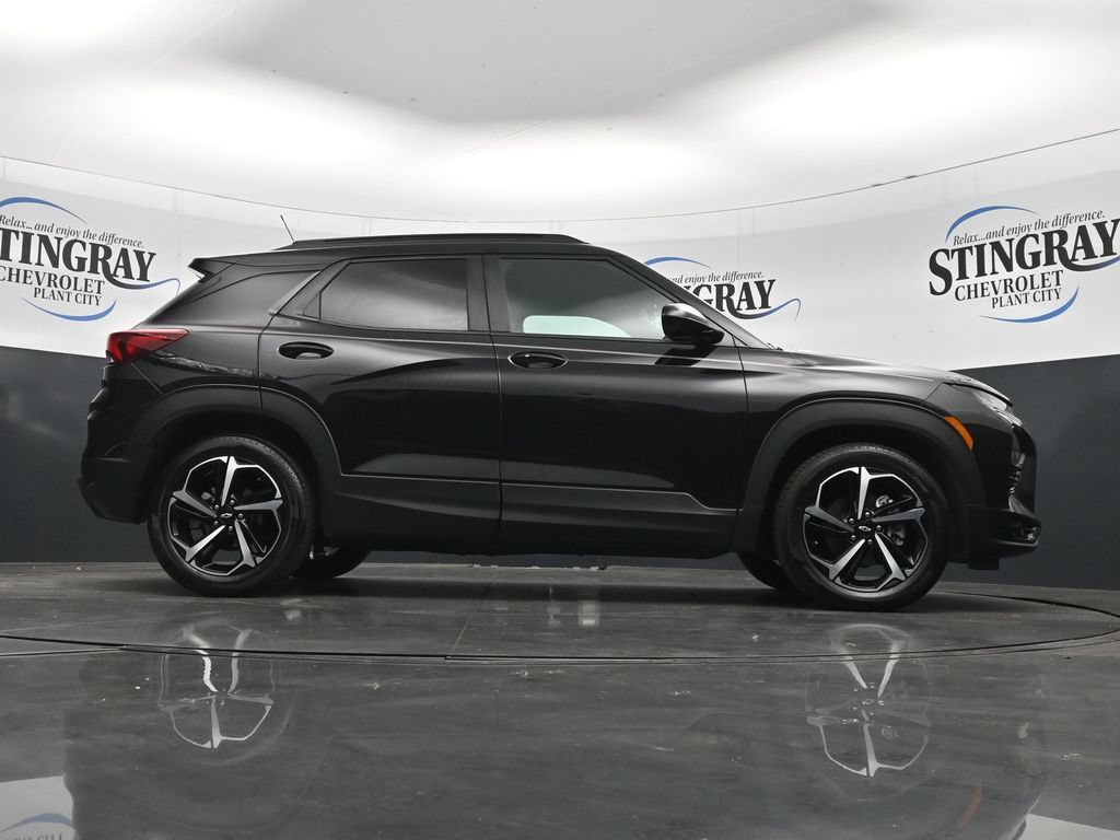 Used 2023 Chevrolet TrailBlazer RS w/ Sun and Liftgate Package FWD image 33