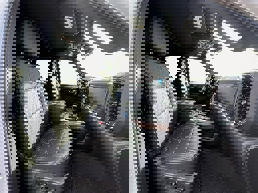 Used 2022 Chevrolet Silverado 1500 High Country w/ High Country Premium Package image 15