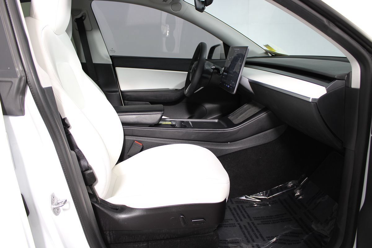 Used 2022 Tesla Model Y Long Range AWD/4WD image 11