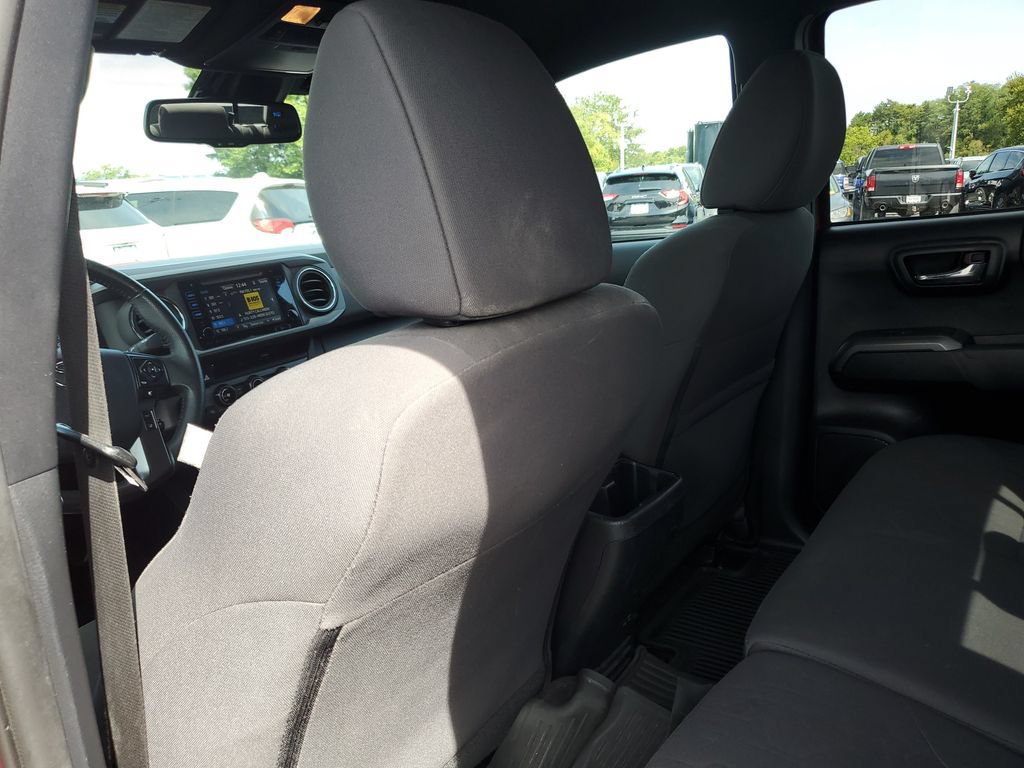 Used 2018 Toyota Tacoma TRD Sport AWD/4WD image 13
