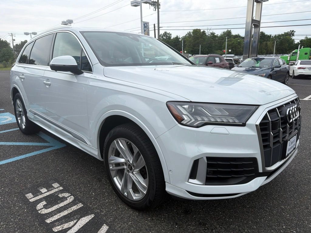 Used 2023 Audi Q7 3.0T Premium w/ Convenience Package AWD/4WD image 3