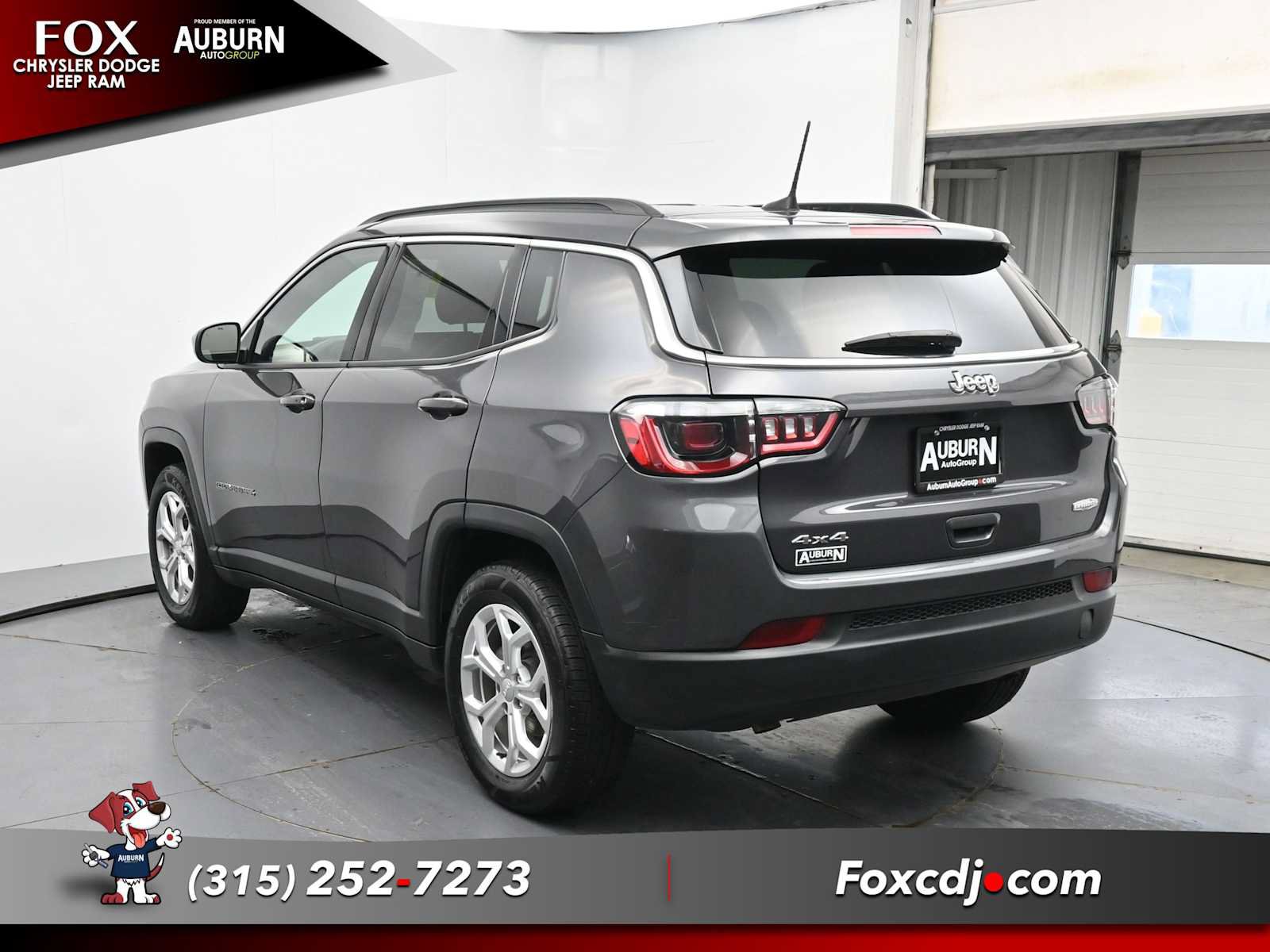 Used 2024 Jeep Compass Latitude w/ Convenience Group AWD/4WD image 15