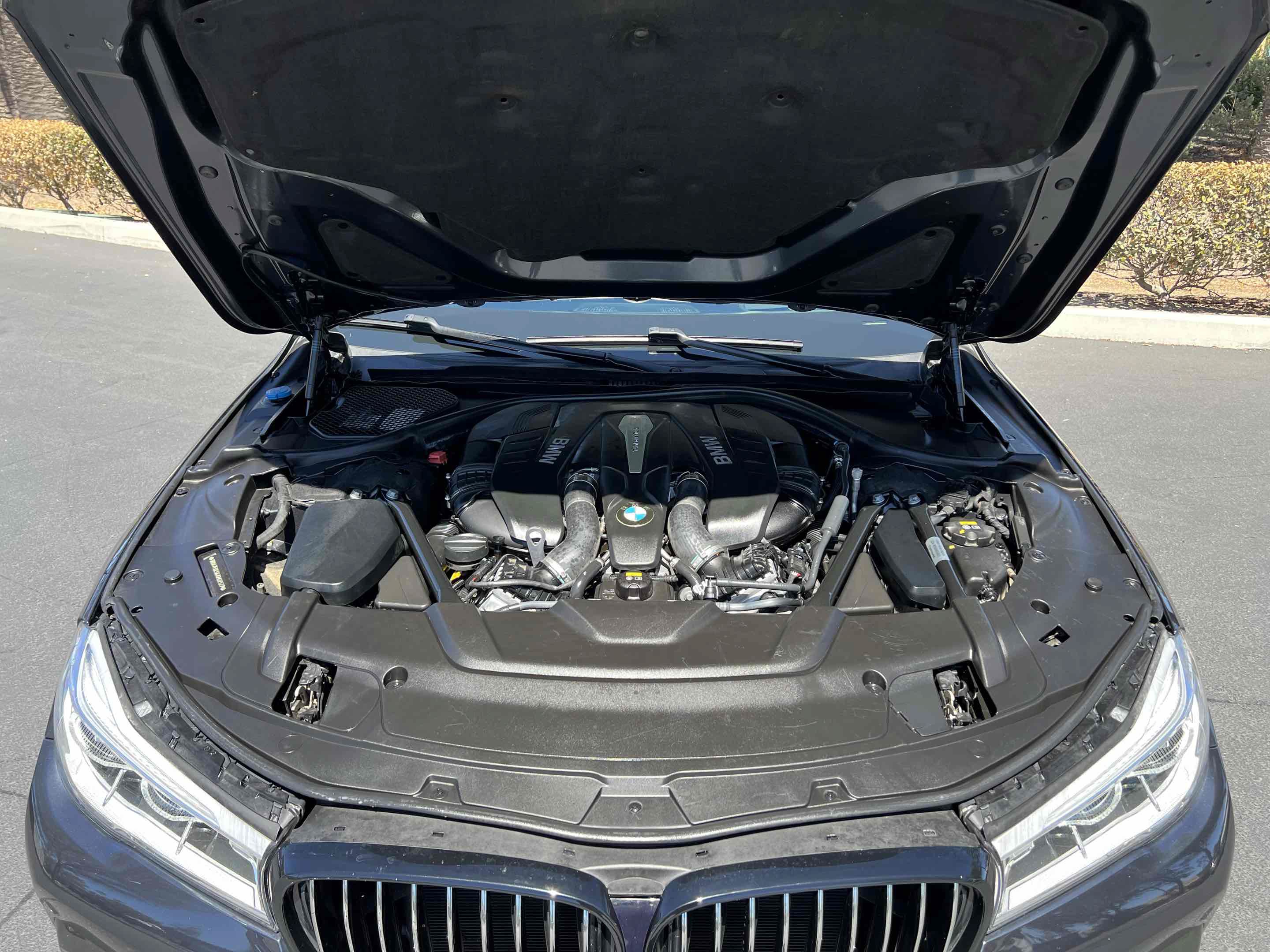 Used 2018 BMW 750i RWD image 27