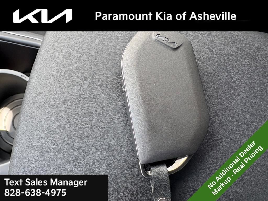 New 2026 Kia K4 FWD image 28