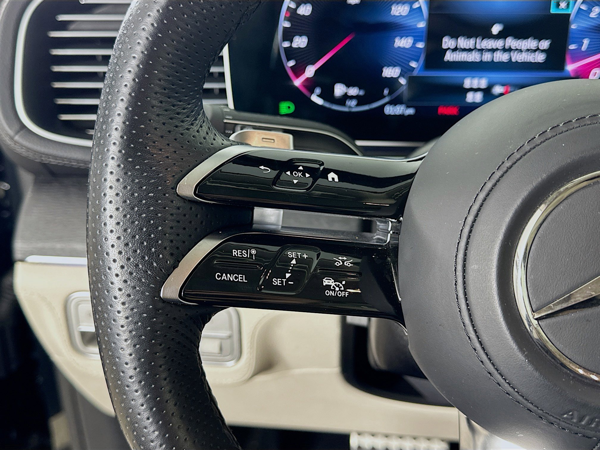 Certified 2025 Mercedes-Benz GLS 450 4MATIC image 12