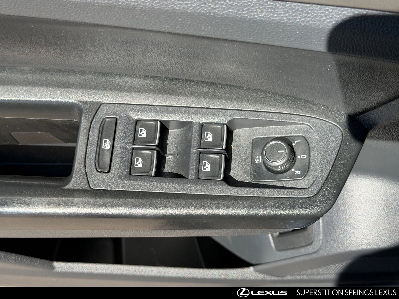 Used 2018 Volkswagen Atlas SEL image 18