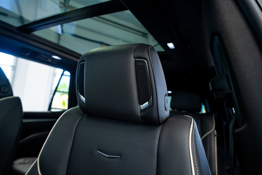 Used 2025 Cadillac Escalade Sport w/ LPO, ONYX Package image 29