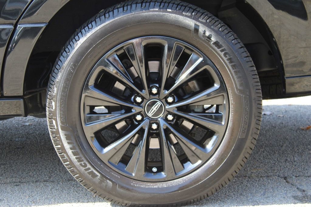 Used 2015 Lincoln Navigator 2WD image 41