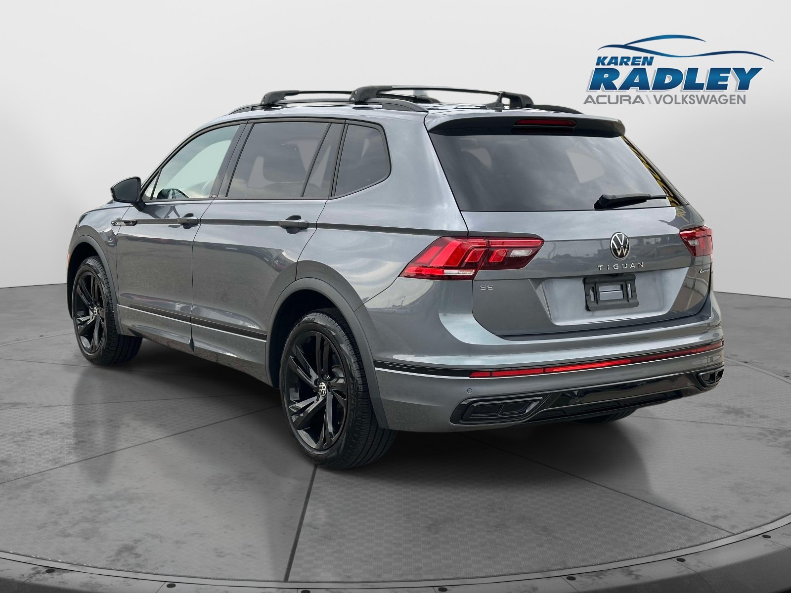 Certified 2024 Volkswagen Tiguan SE R-Line AWD/4WD image 4