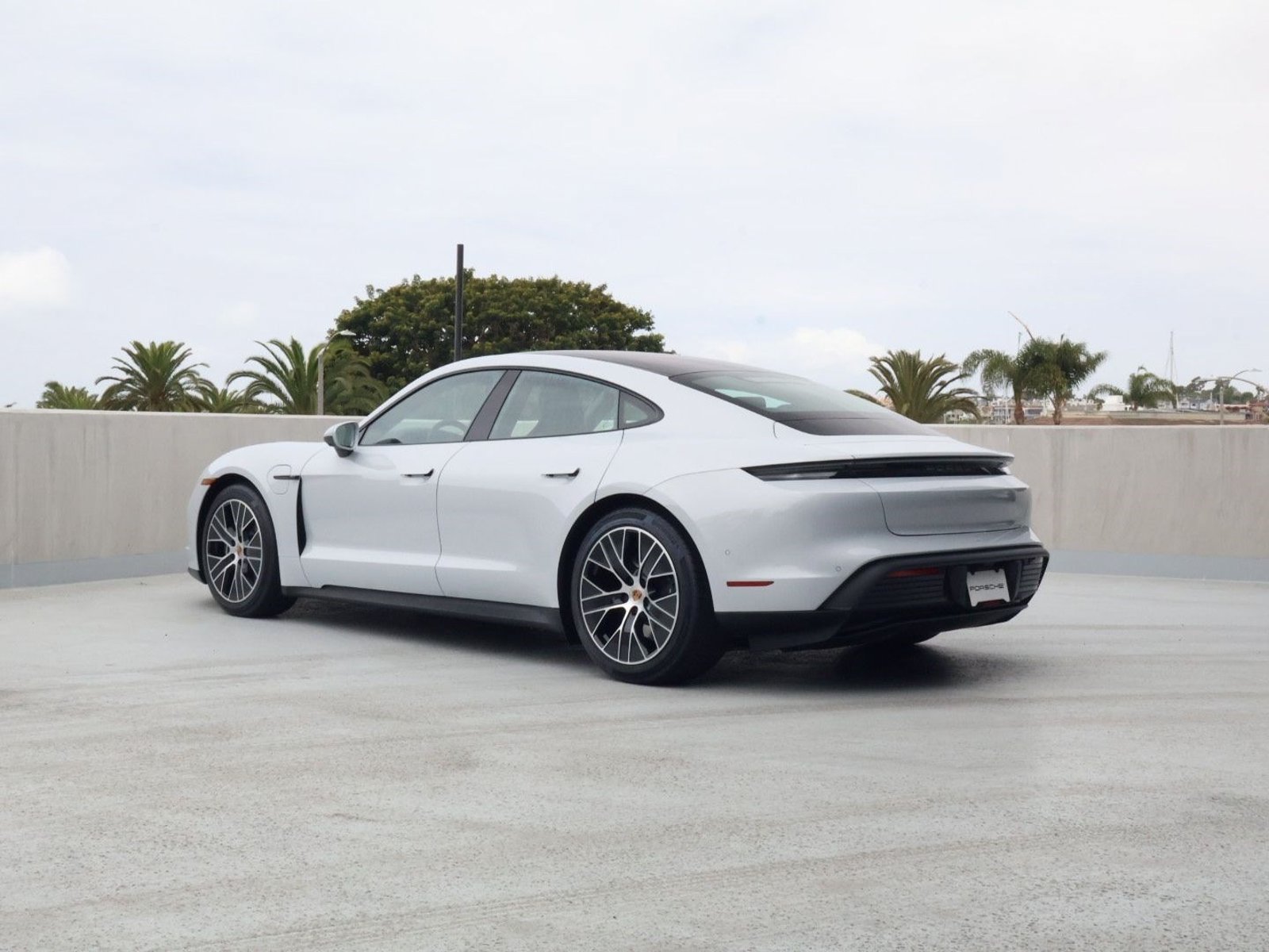 New 2026 Porsche Taycan AWD/4WD video 3