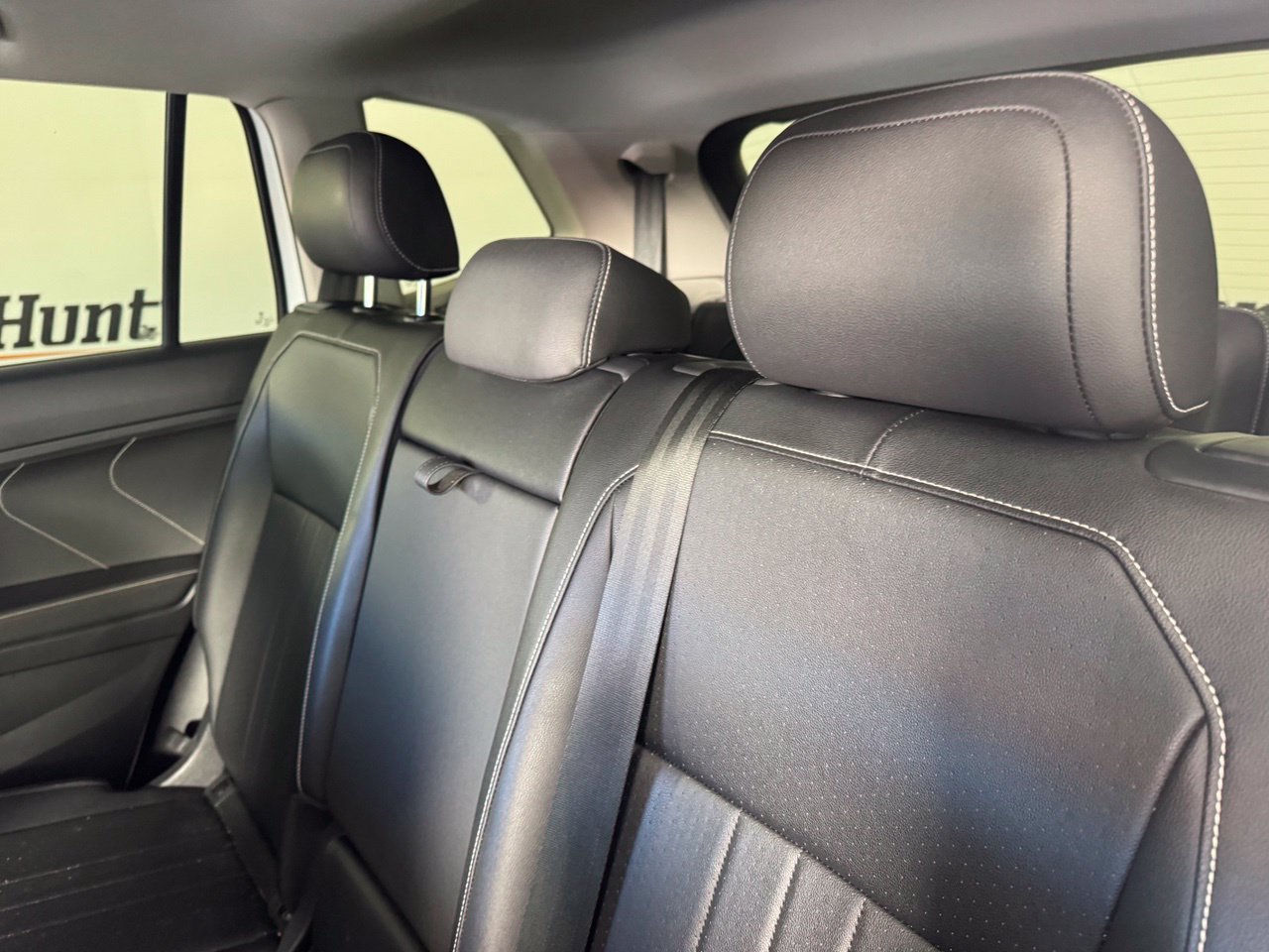 Used 2023 Volkswagen Tiguan SE w/ Panoramic Sunroof Package FWD image 11
