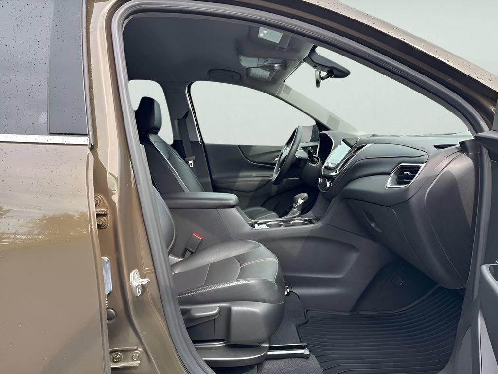 Used 2024 Chevrolet Equinox Premier image 11