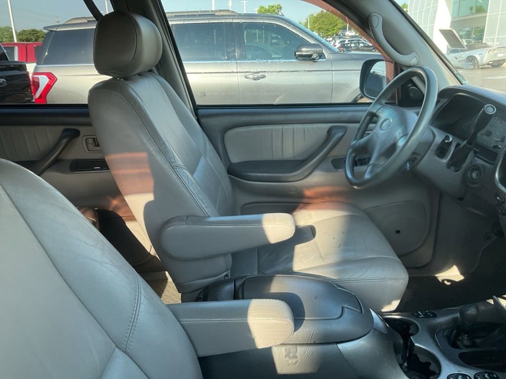 Used 2002 Toyota Sequoia Limited AWD/4WD image 4