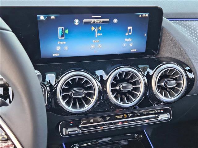 New 2025 Mercedes-Benz GLA 250 image 12