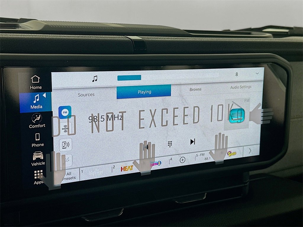 New 2025 Jeep Gladiator Sport image 13