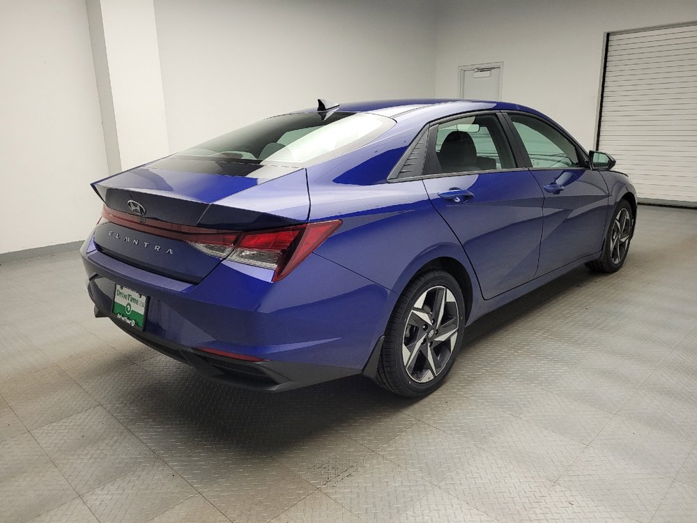 Used 2023 Hyundai Elantra SEL w/ Convenience Package FWD image 9
