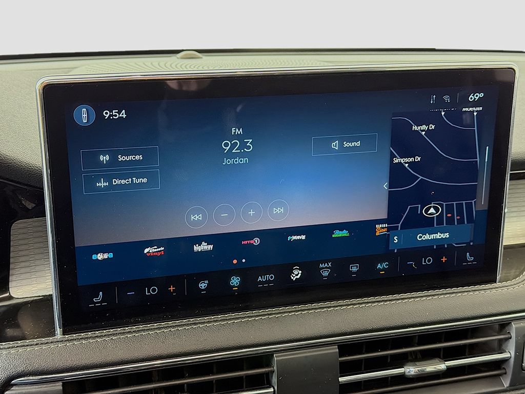 Used 2023 Lincoln Corsair AWD w/ Equipment Group 101A image 38