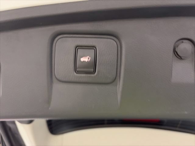 Used 2022 Nissan Murano SL w/ SL Moonroof Package FWD image 12