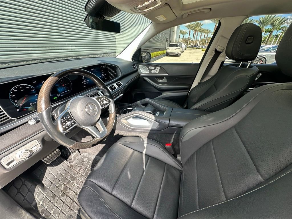 Used 2023 Mercedes-Benz GLS 450 4MATIC image 4