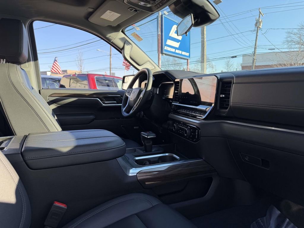 Used 2024 Chevrolet Silverado 1500 RST w/ All Star Edition Plus AWD/4WD image 11